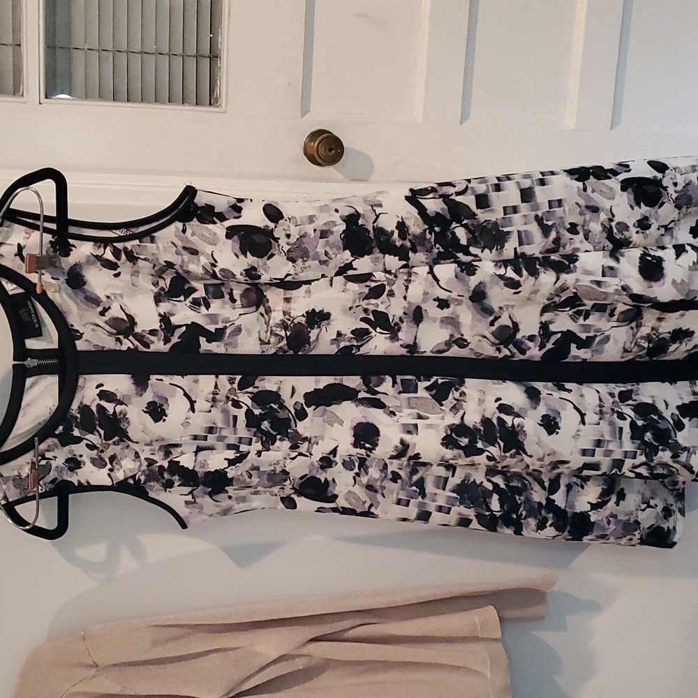 Sleeveless dress
